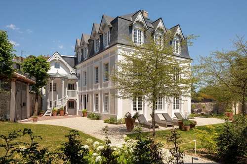 www.hotel-saint-delis.fr