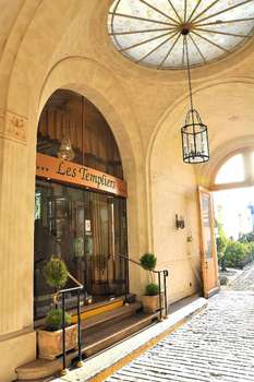 www.hotel-templiers-reims.com