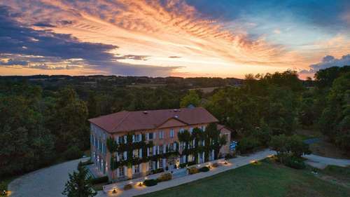 www.chateau-cesarges.com