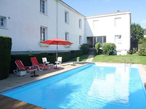 www.hoteldesbiches.com