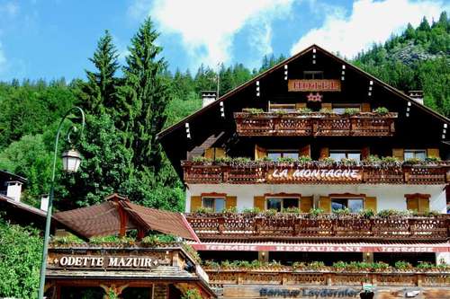 www.laclusaz-montagne.com