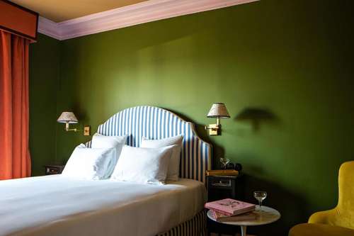 www.hoteldeuxgares.com