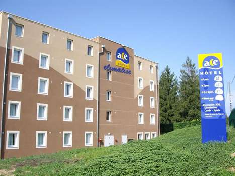 www.ace-hotel-brive.com