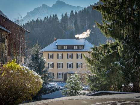 www.hotelaravis.com