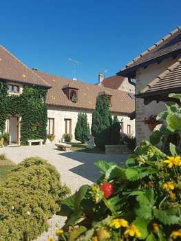 www.hotel-closdelavouge.com