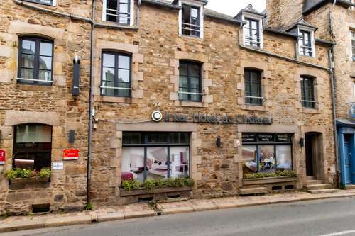 www.hotelduchateau-dinan.com