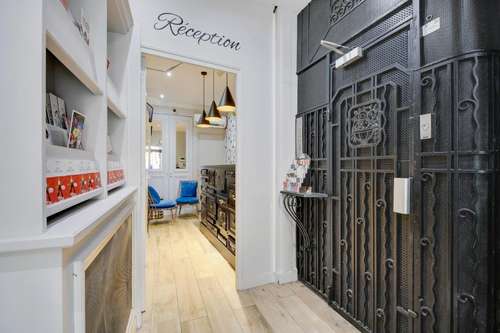 www.hotelriviera-paris.com