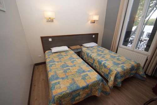 www.hotel-bellevue-cachan.com