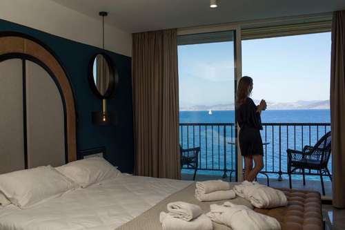 www.hotel-lapietra.com