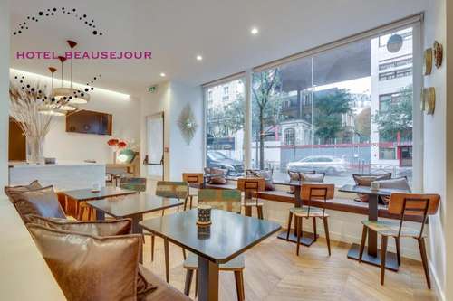 www.hotelbeausejourparis.com