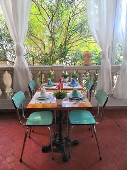 www.hotel-victoria-draguignan.com