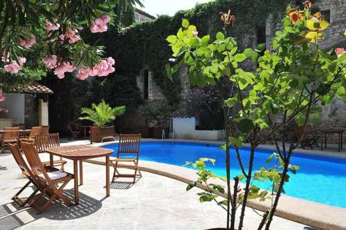 www.hotelduforum.com
