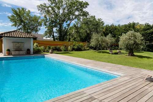 www.hotel-du-lavarin.fr