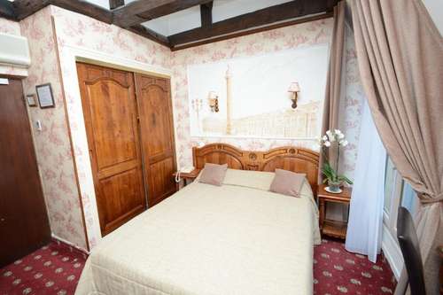 www.hoteles-paris-familia.com