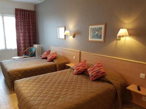 www.chevalrougeversailles.fr
