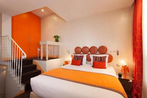 www.hotelpetitparis.com