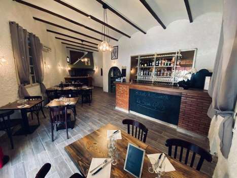 www.hotelrestaurantsaintgilles.com