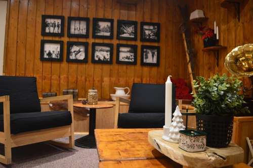 www.lesroismages-hotel.com