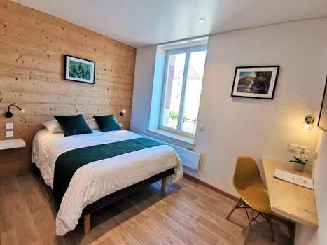 www.hotel-les-montagnards.com