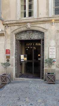 www.hotel-avignon.com