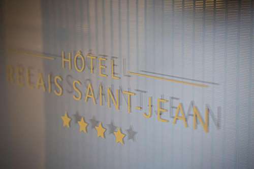 www.relais-saint-jean-hotel.com
