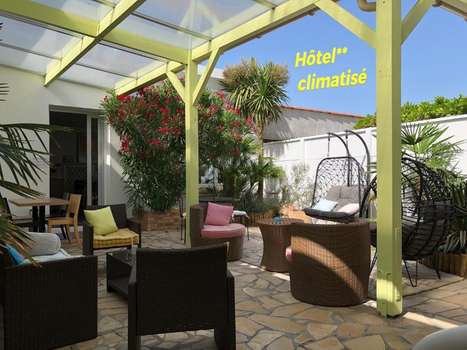 www.hotel-atlantis-royan.com