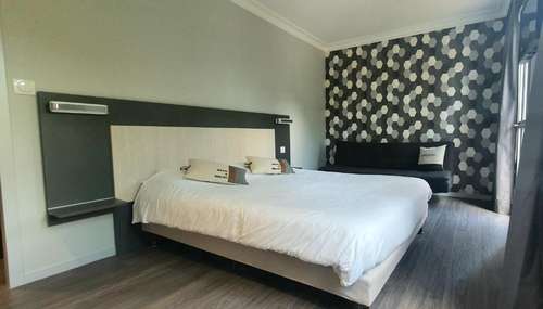 www.hotel-pontdesenard.com