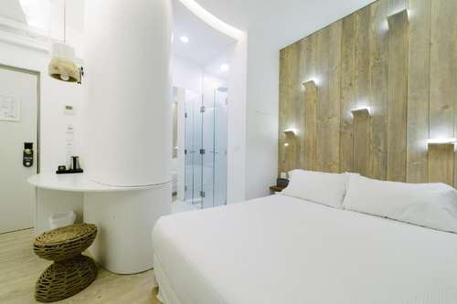www.hotelclichy.com