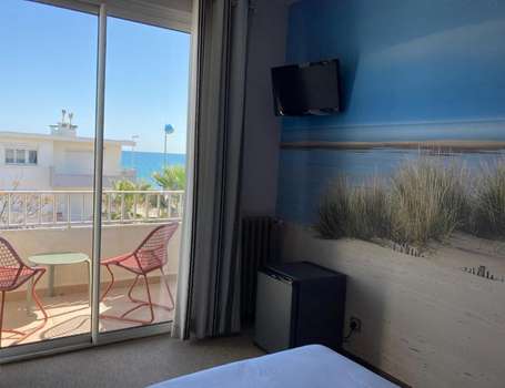 www.hotel-midi-palavas.com