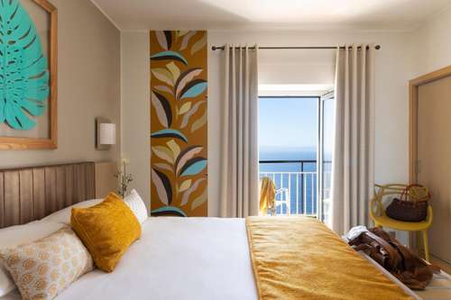 www.hotel-santateresa.com
