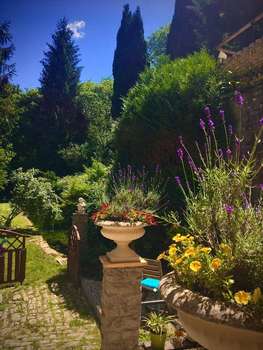 www.hotellavalleeheureuse.com
