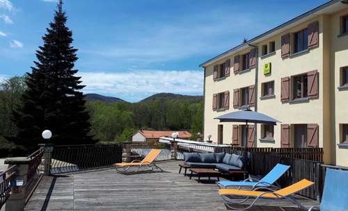 www.hotel-volvic.com