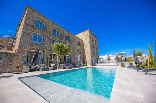 www.hotel-abbaye-calvi.fr