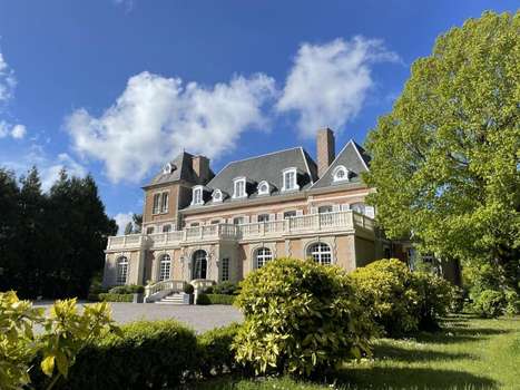 www.chateaudenoyelles.com
