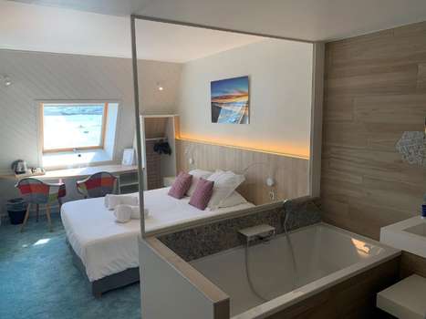 www.hotel-france-camaret.com