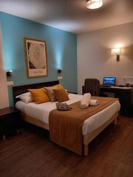 www.grandhotelsenia.com