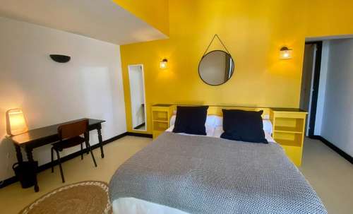 www.hotel-le-clocher.com