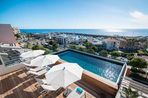 www.hotel-port-toga.com