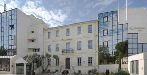 www.hotelatrium.com