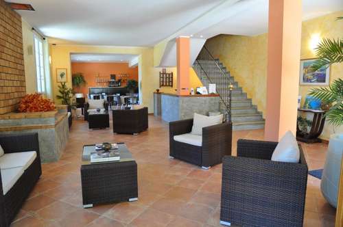 www.hotel-du-vignoble.com