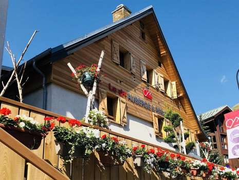 www.auberge-dplus.com