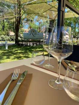 www.lereginahotel.fr