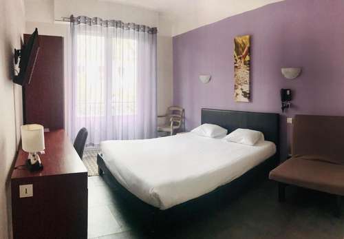 www.hotel-le-bretagne.com