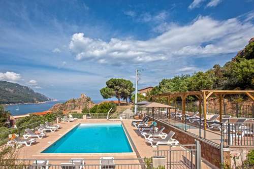 www.hotel-kalliste.com