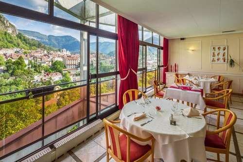 www.jurahotel.com