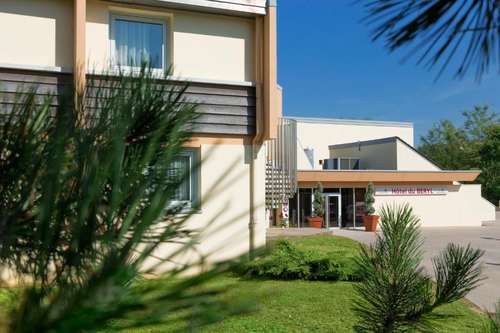 www.hotel-lonslesaunier.com