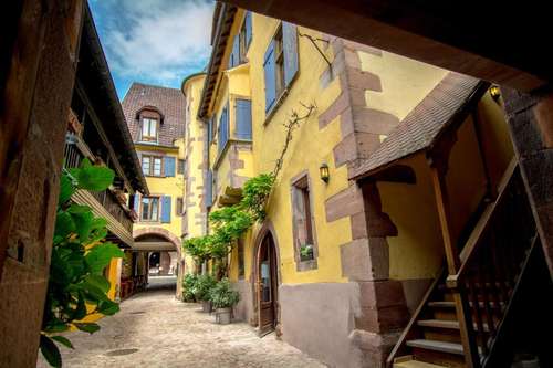 www.hoteldelacouronne.com