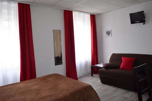 www.hotelcroixmalte.com
