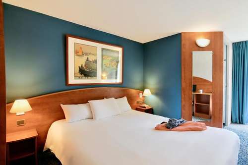www.hotel-lannion.com