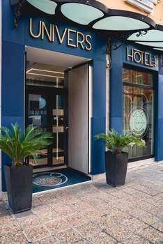 www.hotelunivers-nice.com